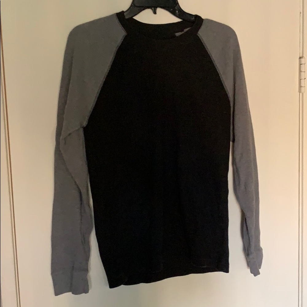 Dark and light gray thermal